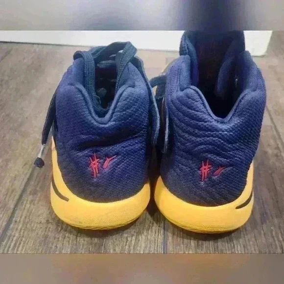Nike Boys Kyrie 2 GS Cavs 826673-447 Navy Blue Lace-Up Basketball Shoes Size 4Y - Picture 4 of 7